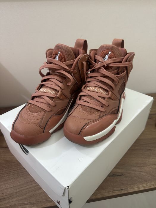 Nike Jordan Jumpman Two Trey - Coral