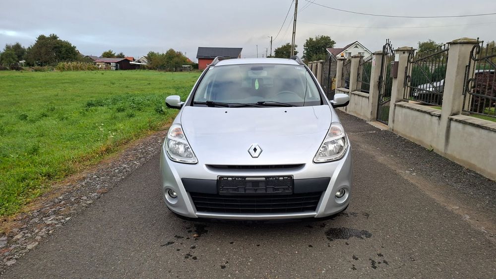 Renault Clio  an fabricație 2011