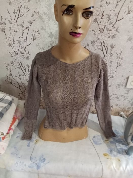 Вязанная кофточка.ручная работа.размер 44