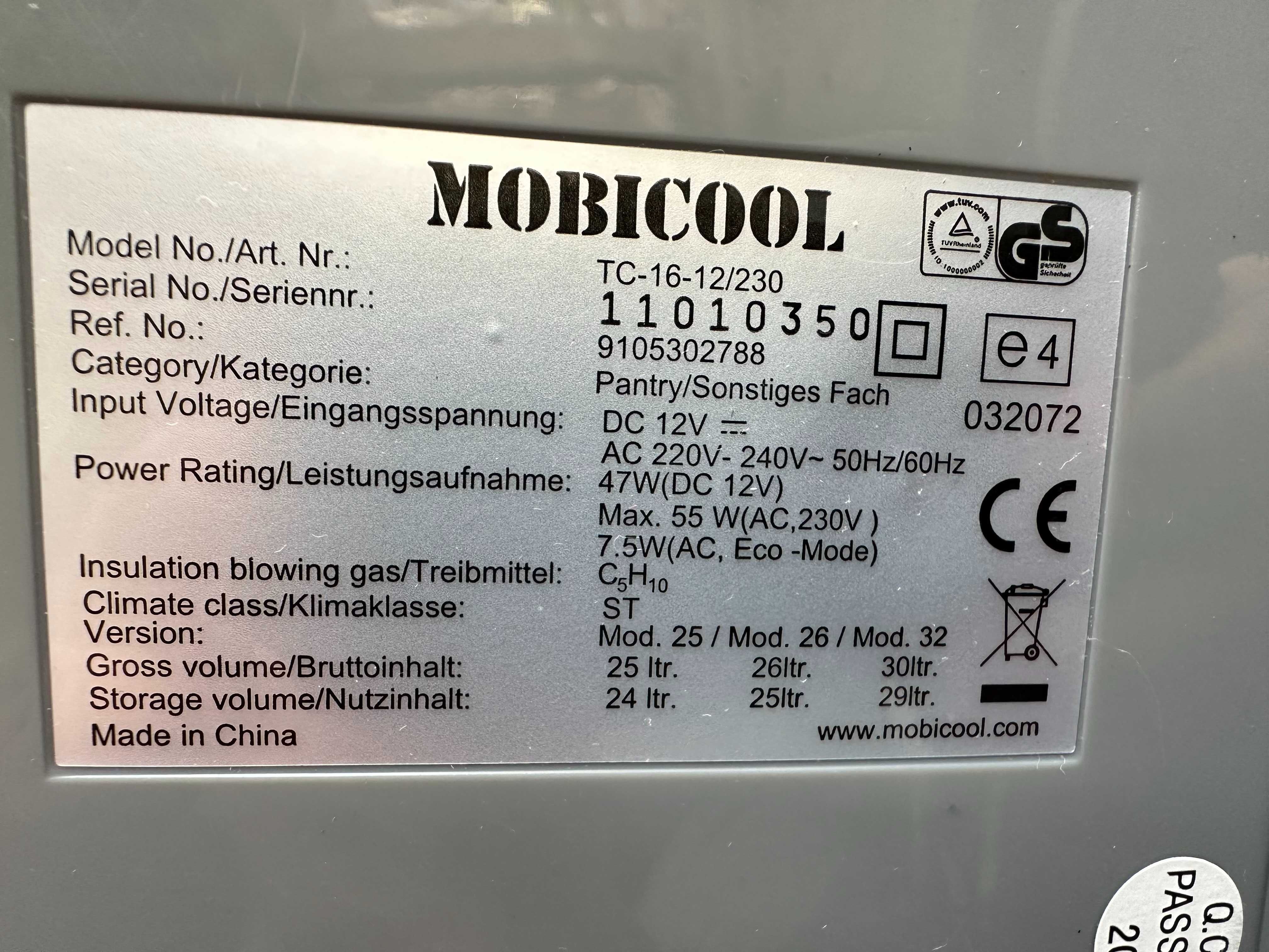 Хладилна  чанта  MOBICOOL работи на 12V-220V