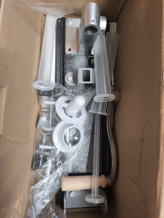 Cârnațar din inox capacitate 4 kg