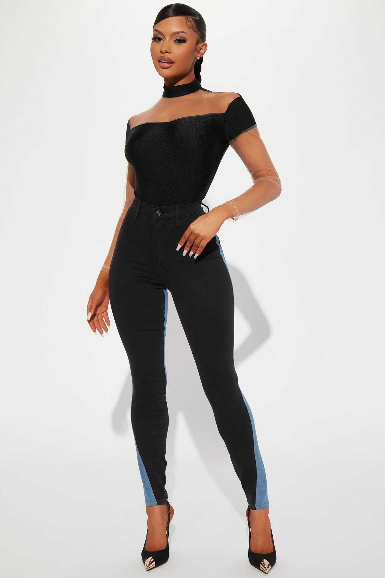 Blue jeans ,blugi skinny marca FASHIONNOVA SUA noi cu eticheta