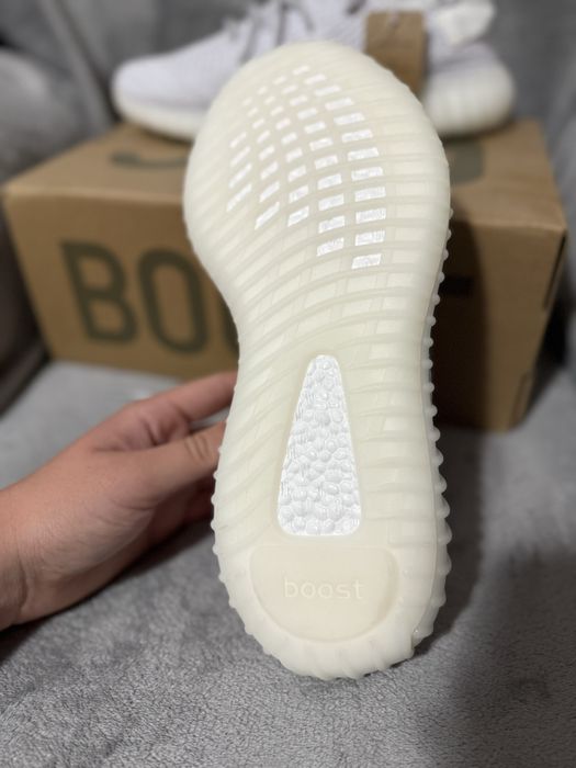 YEEZY 350 v2 white
