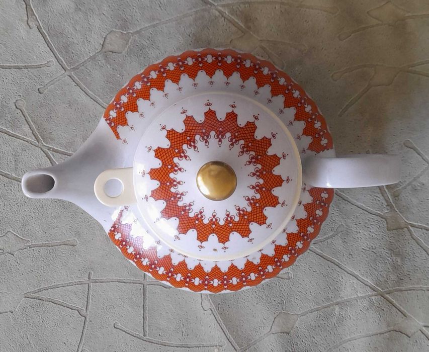 Нов немски порцеланов чайник с цедка