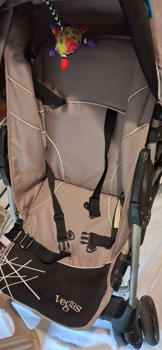 Функционална количка Vegas – с легнало положение, дъждобран и лесно сг