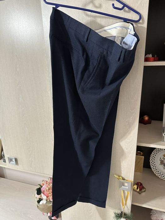 Pantaloni Zara tapered fit, ca noi marimea M -L