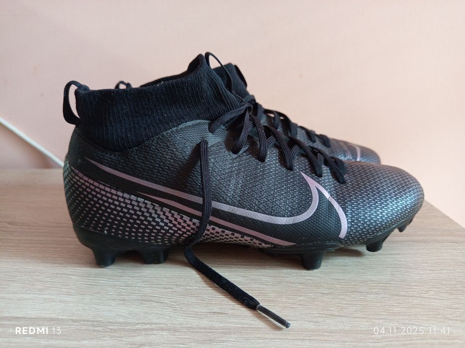 Детски футболни обувки Nike