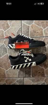 Off white low vulcanized