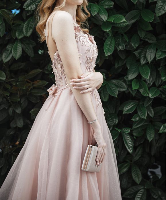 Абитуриентска рокля