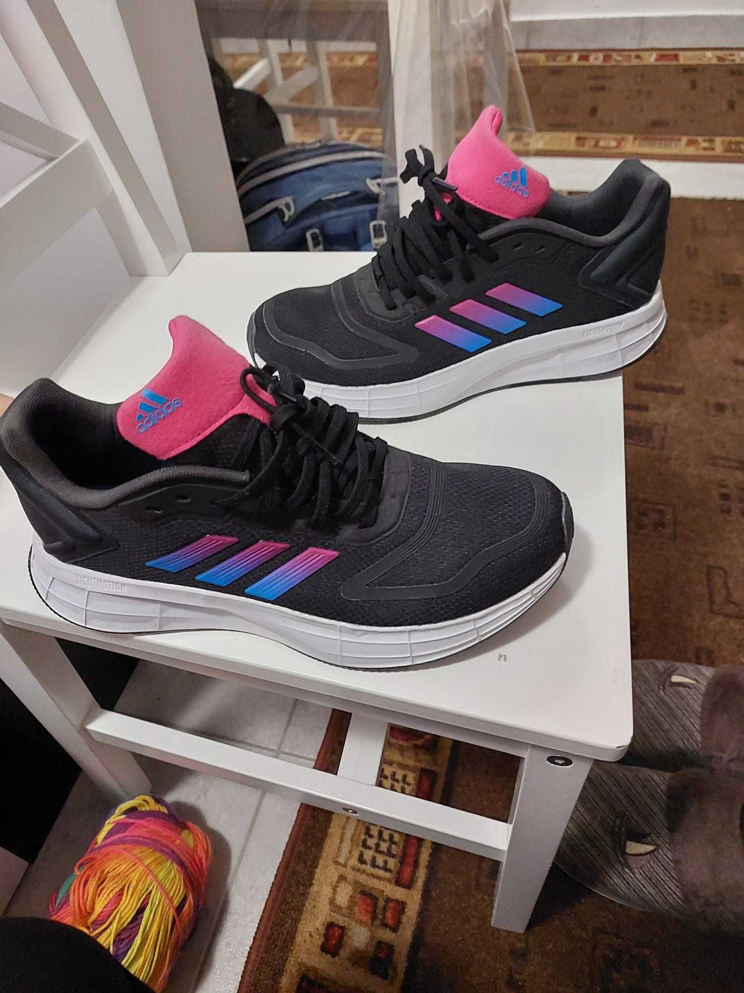 Pantofi Adidas fete