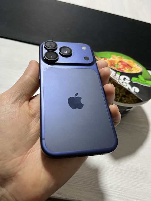 Iphone 17 pro 256 gb blue e-sim