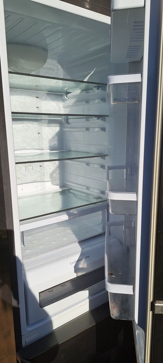 Хладилник със фрзер samsung