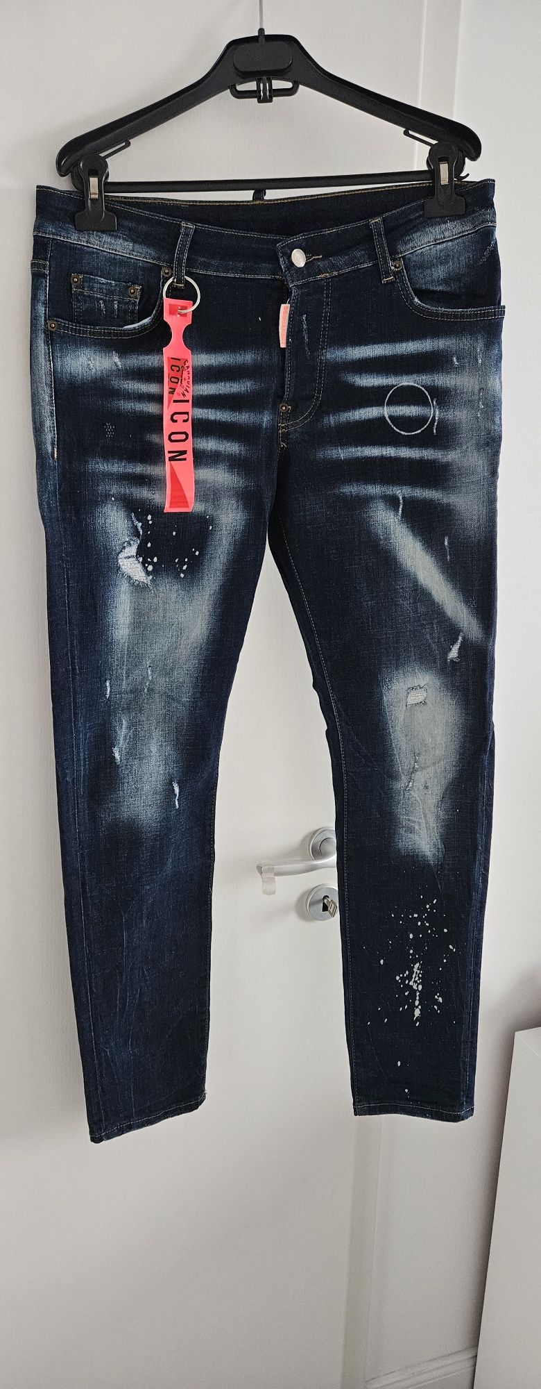 Vând jeans Dsquared2 50 IT