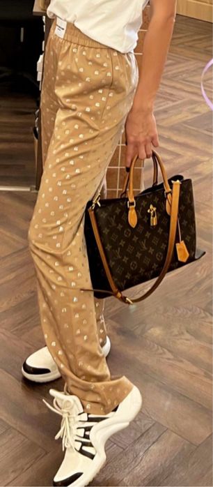 Дамски костюм Zara / сетове и рокли