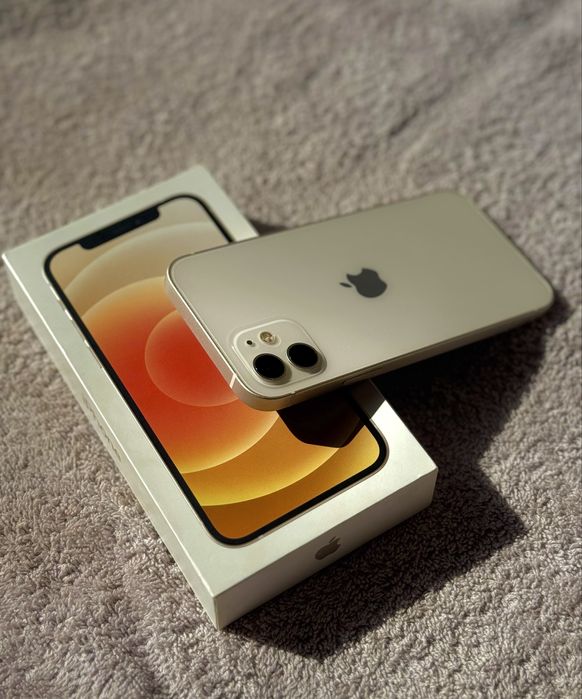 Продается IPhone 12