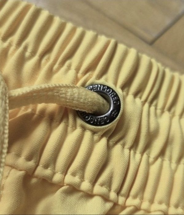 Pantaloni Scurți Damă Censored - Stil Modern și Confort, Mărimea S