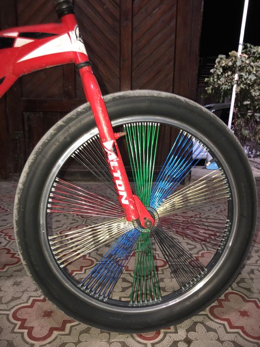 Alton velosiped srochno sotiladi