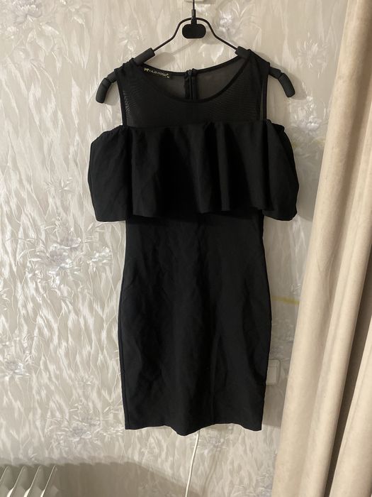 Платья вечерние в идеальном состоянии