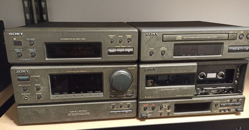 Corpuri/Cabluri Sony MHC-2700 pentru piese.
