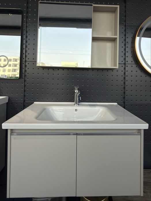 Раковина с подвисной тумбой + зеркало