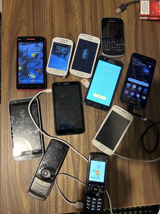 Lot telefoane second hand defecte pentru piese sau reparatie