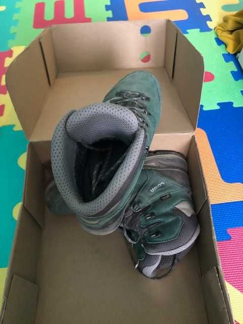 Туристически обувки/дамски LOWA Vantage GTX.