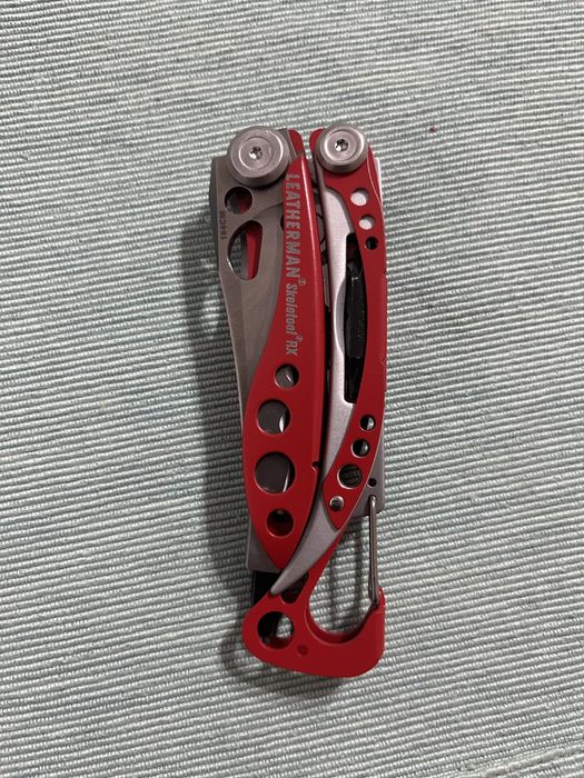 Leatherman skeletool