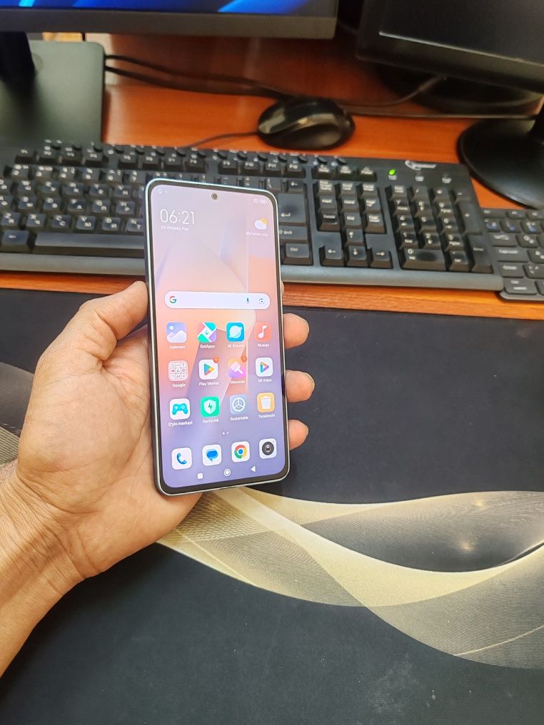 Redmi note 13 12/128gb(2023)ideal ochilmagan usta kurmagan aybi yuq