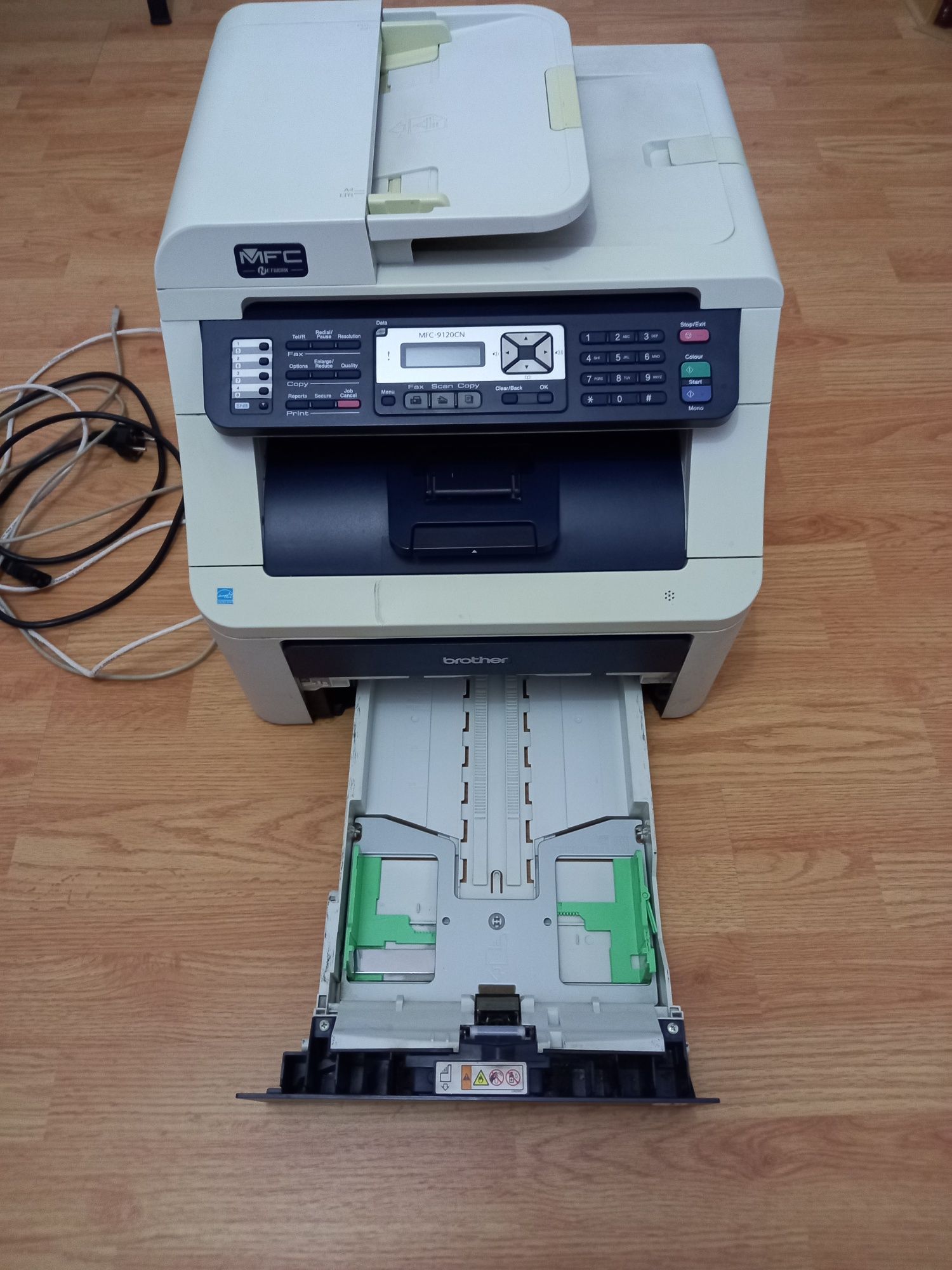 Vând imprimantă Brother, model MFC-9120CN
