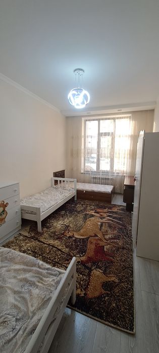 Продам кровати и стол письменный