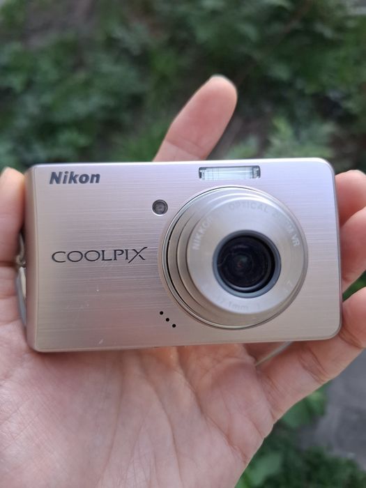 Компактен дигитален фотоапарат NIKON COOLPIX S520