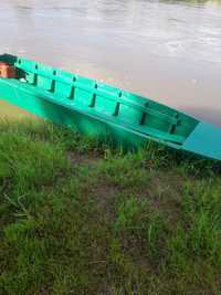 Vand barca lemn cu motor