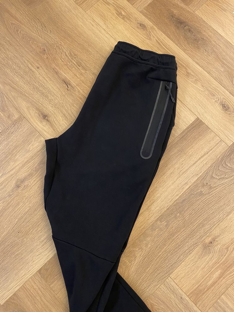 Nike Tech Fleece Black мъжко долнище XL 100% оригинал!