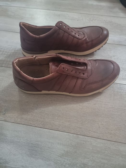 Pantofi bigotti maro