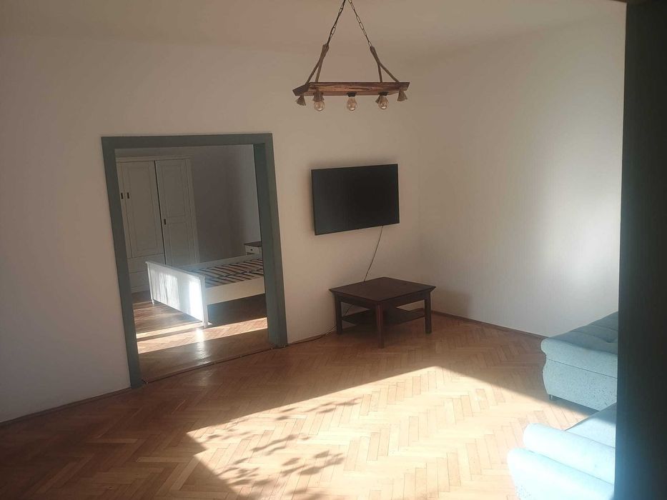Casă de închiriat 160 m2 str Lunga Brasov - singur in curte