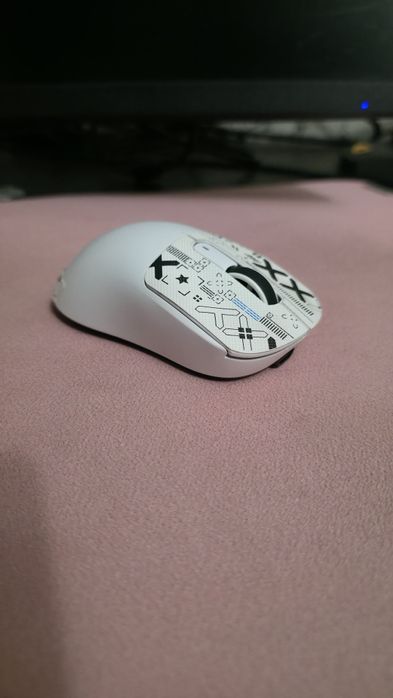 Attack shark x3 
Состояние 7/10
Все работает только кнопка 5 почти вну