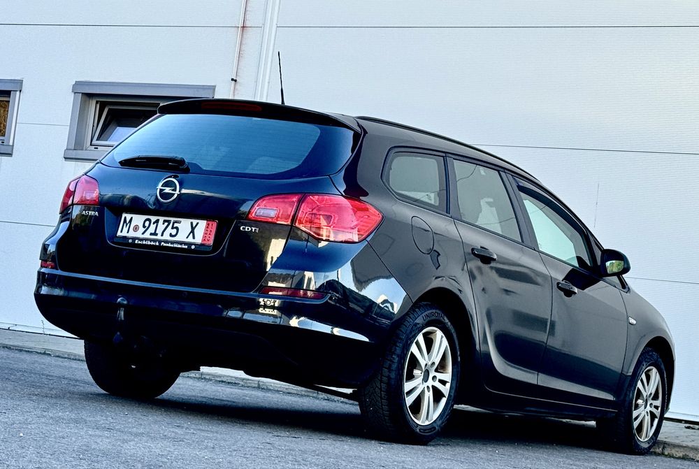 Opel Astra J 1.7 CDTI 2012