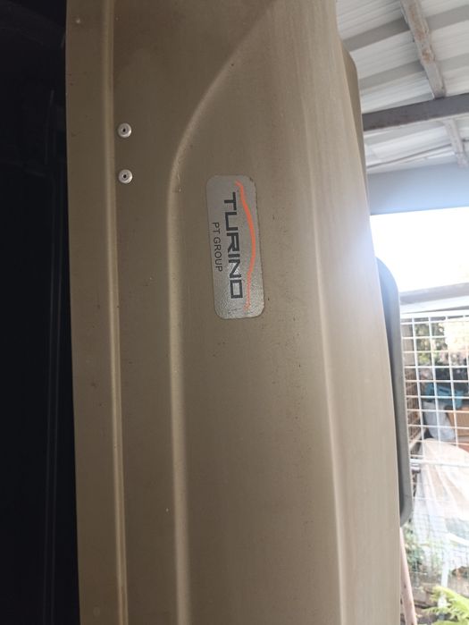 Продам автобокс с поперечинами б/у в отличном состоянии. Размер 174 75