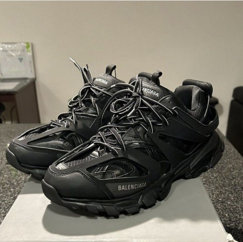 Balenciaga track