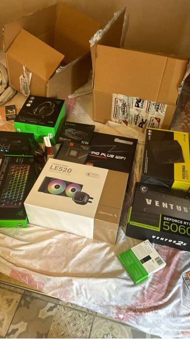 Vand pc gaming + monitor .