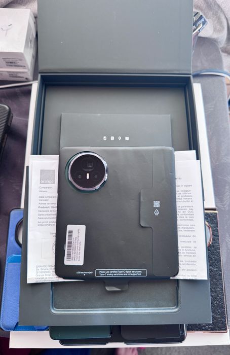 Honor Magic V3 Green, 10/10, 512 Gb, 12 Gb Ram, factura+garanție 2027