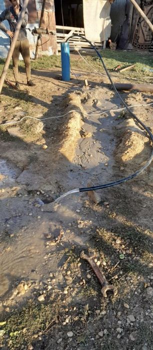 Foraje puțuri și denisipări piloni de susținere