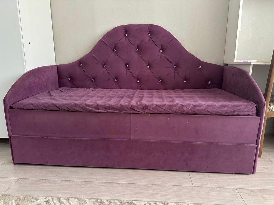 Продаётся диван в отличном состояние