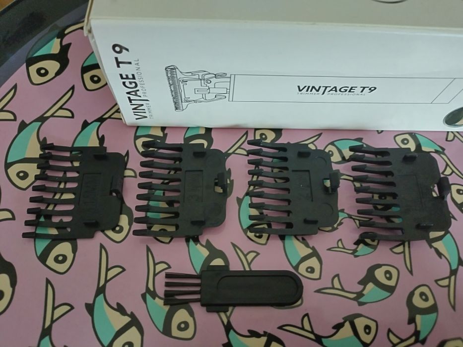 Машинка за подстригване ( тример ) със зарядно устройство