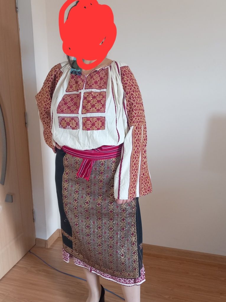 Vind costum național vechi 100 ani foarte bine conservatî