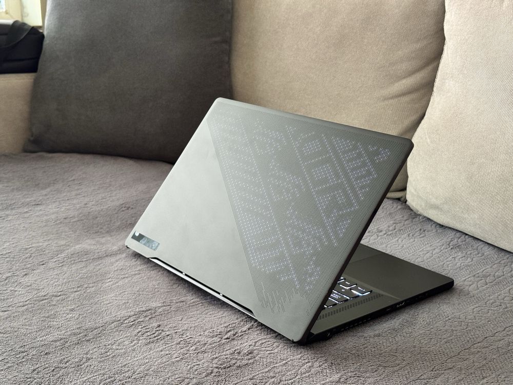 16’QHD+240Hz/RTX 4090 16GB/Asus Zephyrus M16/i9-13900/64GB DDR5/2TB
