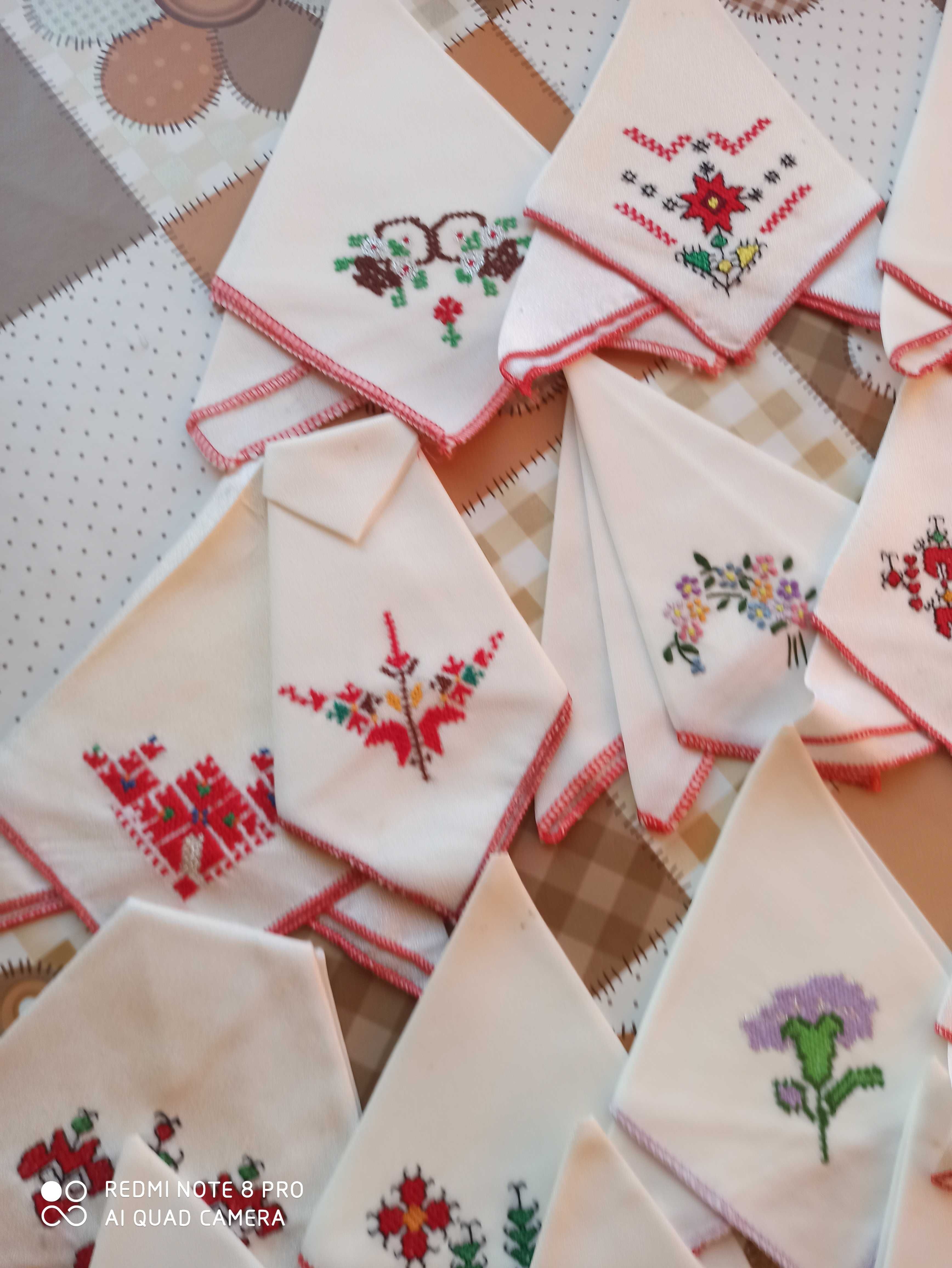 Бродирани дамски кърпички