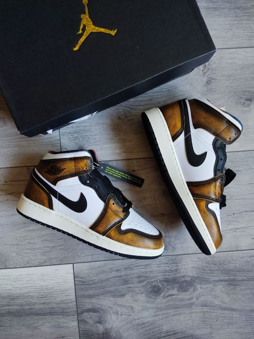Air Jordan 1 Mid