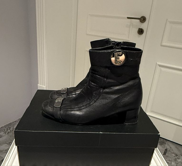 Женская обувь