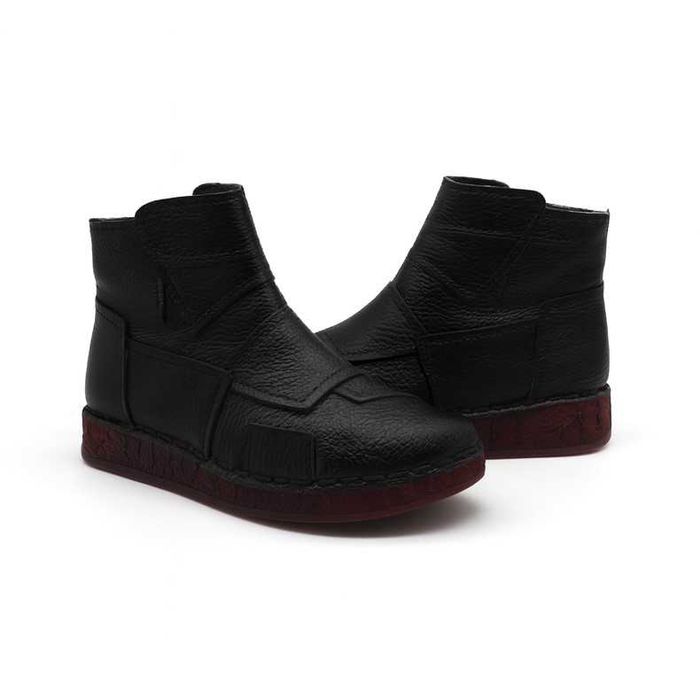 Дамски черни боти от естествена кожа с декоративни панели